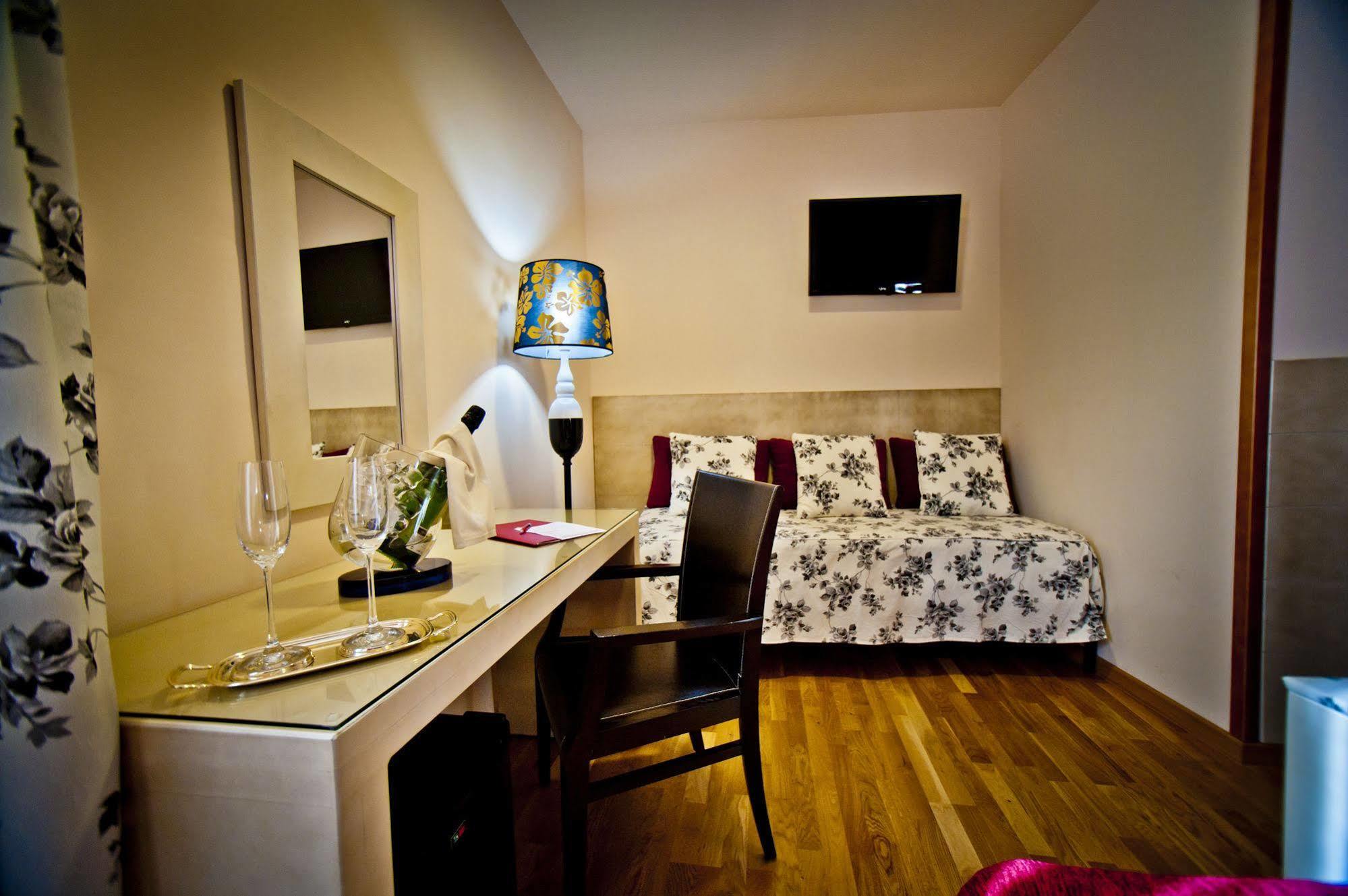 Hotel Condes De Castilla Segovia Exterior photo